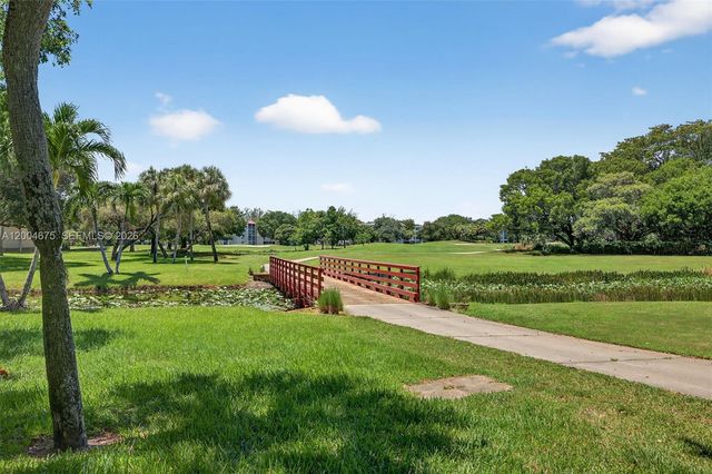 9470 Tangerine Pl 105, Davie, FL 33324