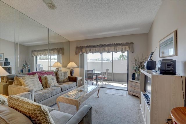 2131 RIDGE ROAD S 132, Largo, FL 33778