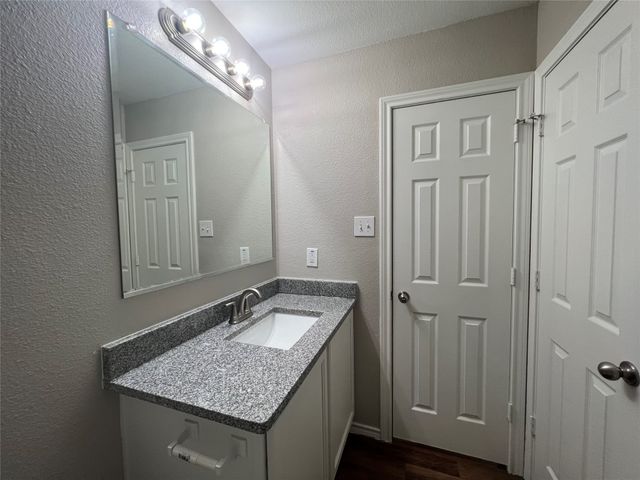 9748 Sparrow Hawk Lane, Fort Worth, TX 76108