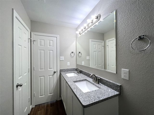 9748 Sparrow Hawk Lane, Fort Worth, TX 76108