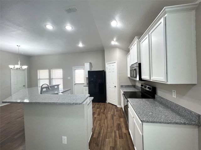 9748 Sparrow Hawk Lane, Fort Worth, TX 76108