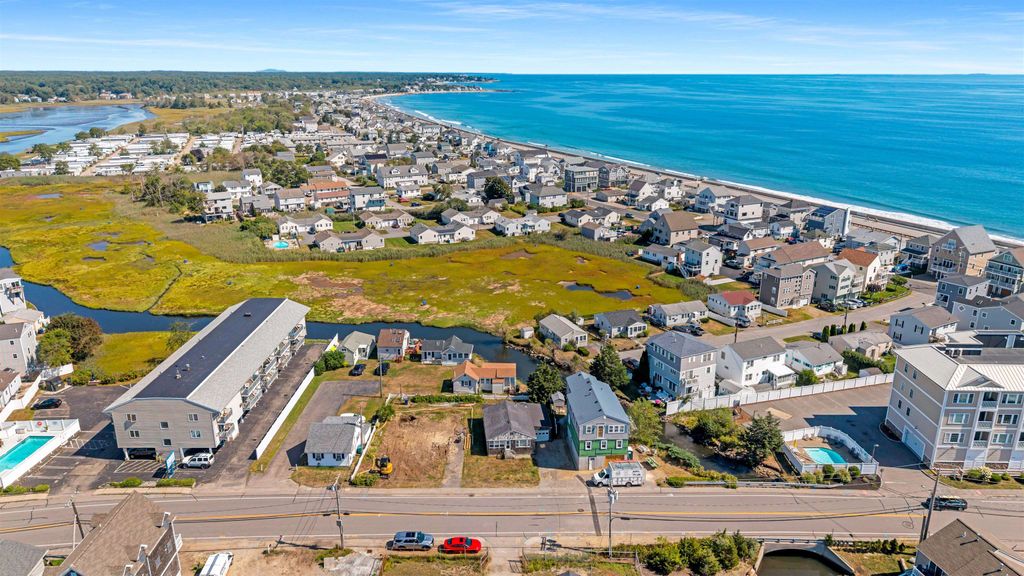 Image 12 of property listing at 562 Winnacunnet Road, Hampton, NH 03842