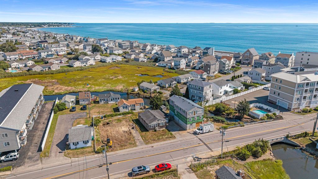 Image 13 of property listing at 562 Winnacunnet Road, Hampton, NH 03842