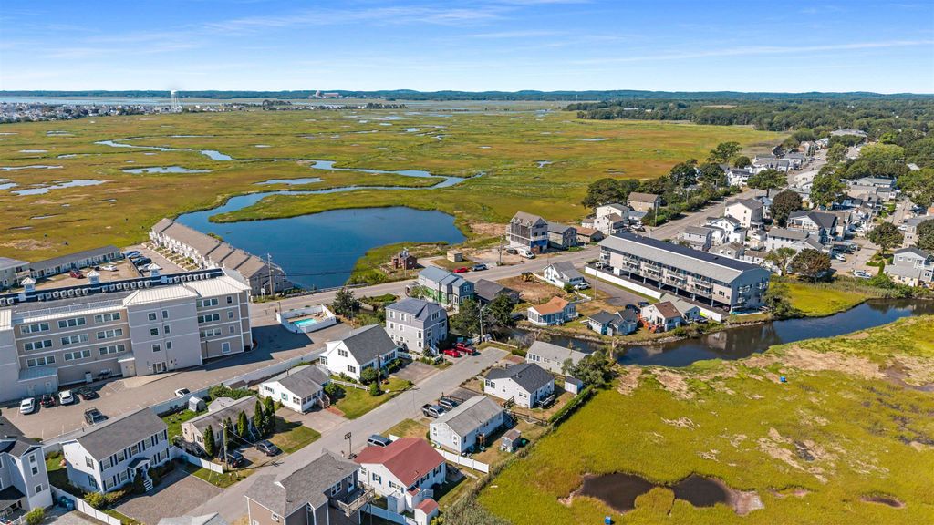 Image 15 of property listing at 562 Winnacunnet Road, Hampton, NH 03842