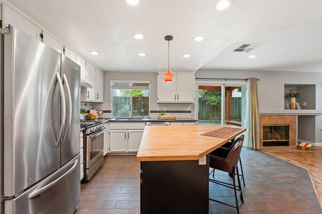 1408 Santander Ct, Davis, CA 95618