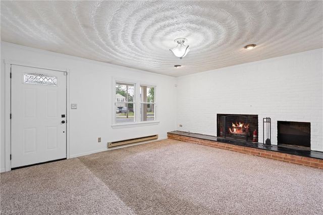 902 Annette ST, Chesapeake, VA 23324