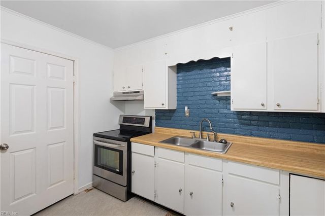 902 Annette ST, Chesapeake, VA 23324