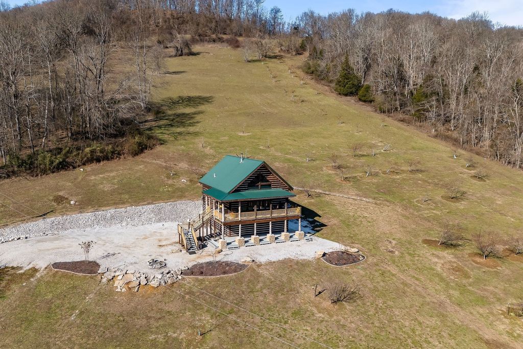 4818 Ensor Hollow Rd, Buffalo Valley, TN 38548