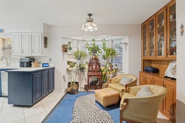2403 Radcliffe Drive, Arlington, TX 76012