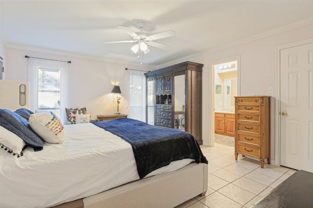 2403 Radcliffe Drive, Arlington, TX 76012