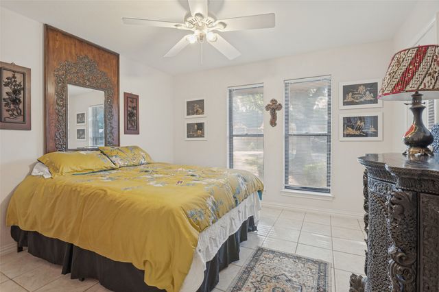 2403 Radcliffe Drive, Arlington, TX 76012