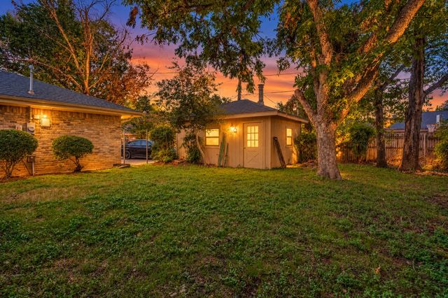 2403 Radcliffe Drive, Arlington, TX 76012