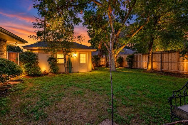 2403 Radcliffe Drive, Arlington, TX 76012