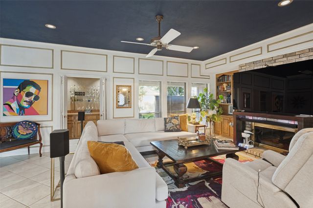 2403 Radcliffe Drive, Arlington, TX 76012