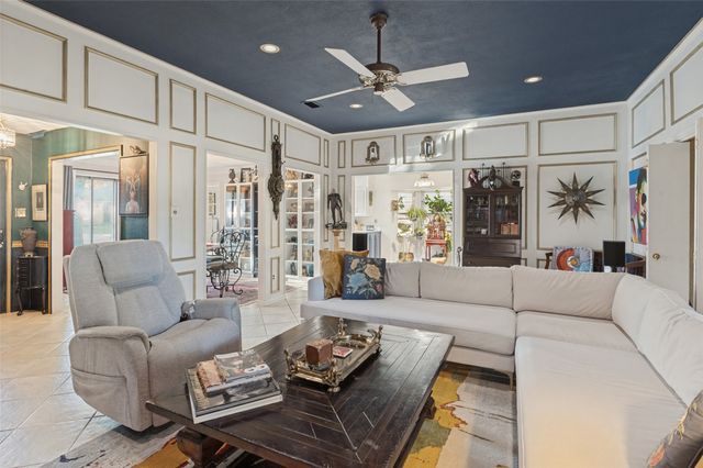 2403 Radcliffe Drive, Arlington, TX 76012