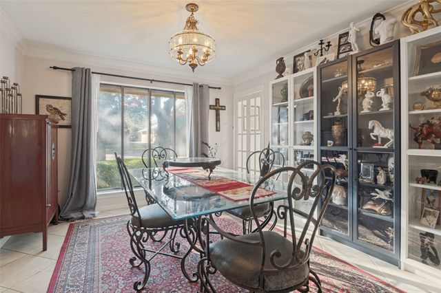 2403 Radcliffe Drive, Arlington, TX 76012