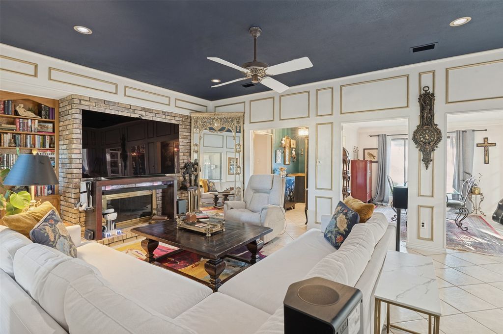 2403 Radcliffe Drive, Arlington, TX 76012 — photo 3
