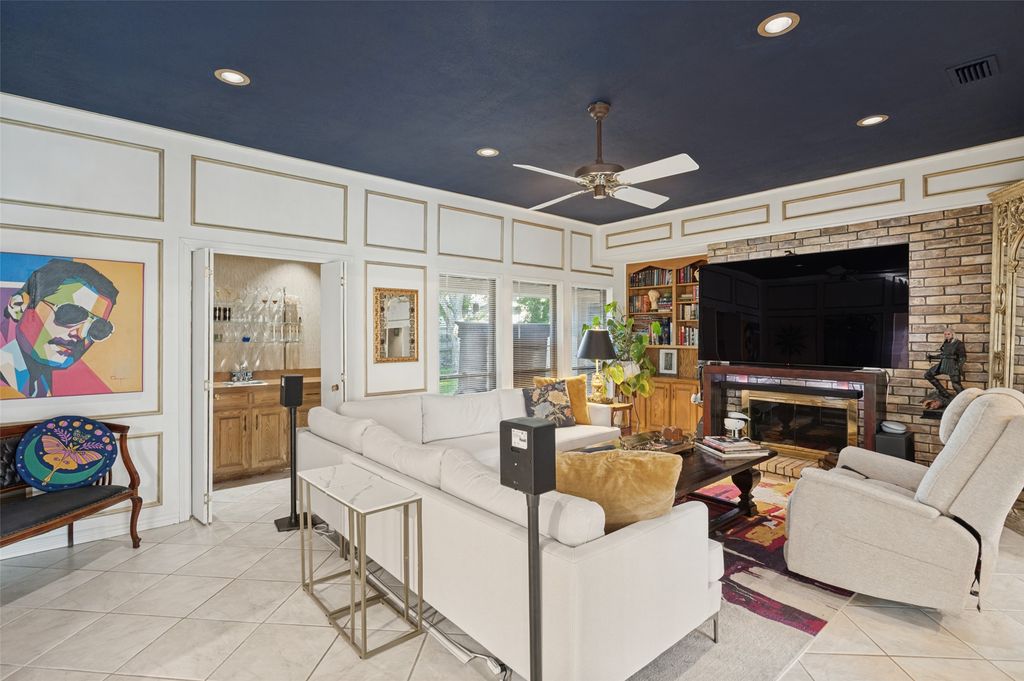 2403 Radcliffe Drive, Arlington, TX 76012 — photo 5