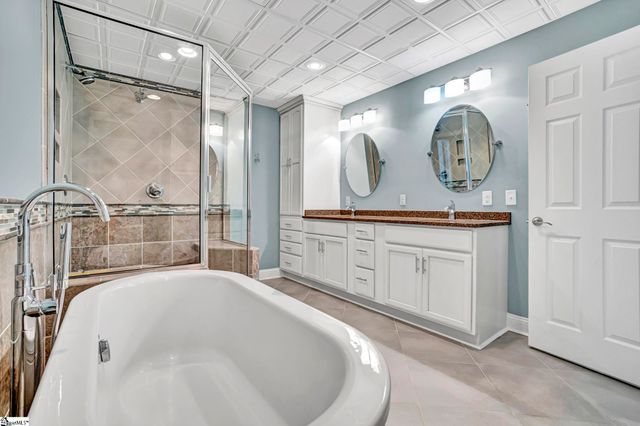 217 St Andrew Boulevard, Campobello, SC 29322
