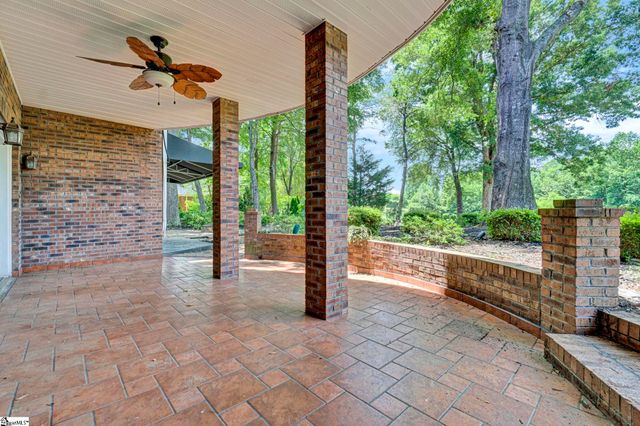 217 St Andrew Boulevard, Campobello, SC 29322