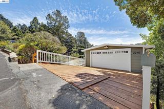 2245 Pelham Pl, Oakland, CA 94611