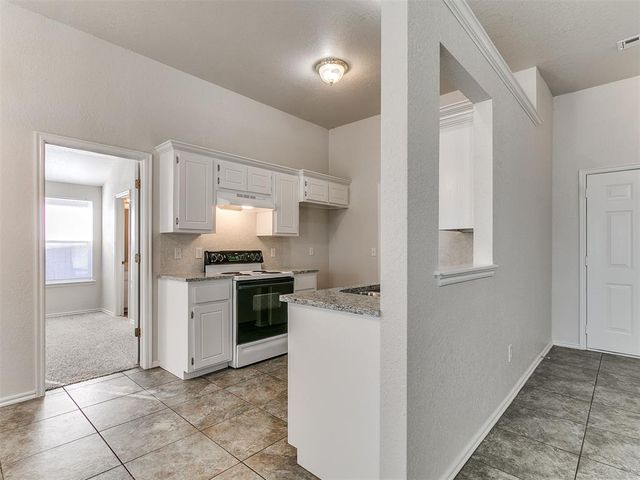 644 NW 20th Street, Moore, OK 73160