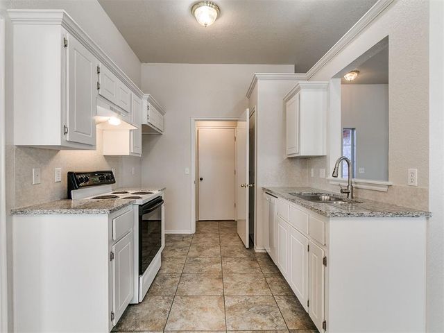 644 NW 20th Street, Moore, OK 73160