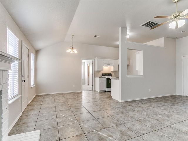 644 NW 20th Street, Moore, OK 73160