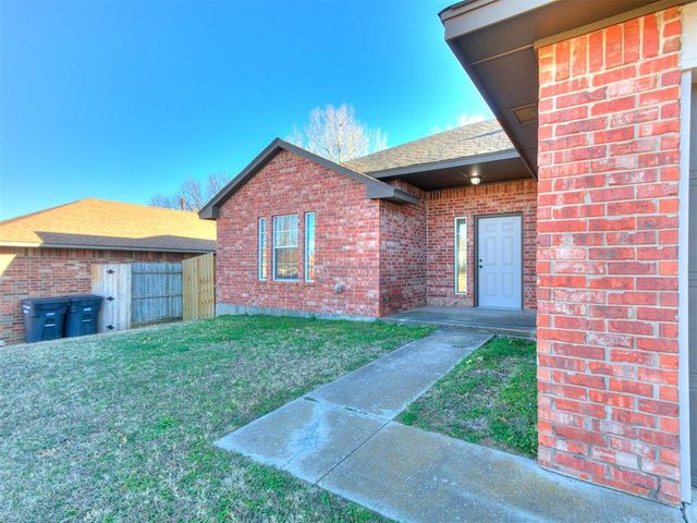 644 NW 20th Street, Moore, OK 73160