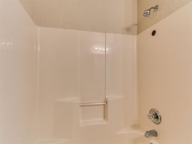 644 NW 20th Street, Moore, OK 73160