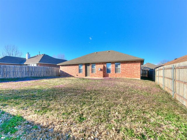 644 NW 20th Street, Moore, OK 73160