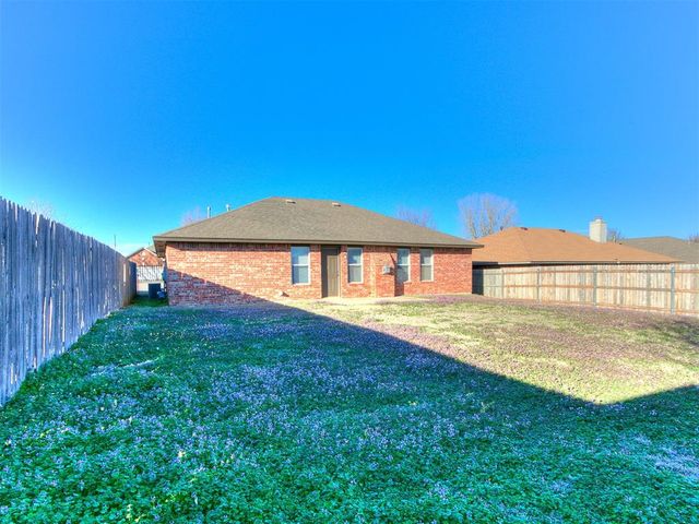 644 NW 20th Street, Moore, OK 73160