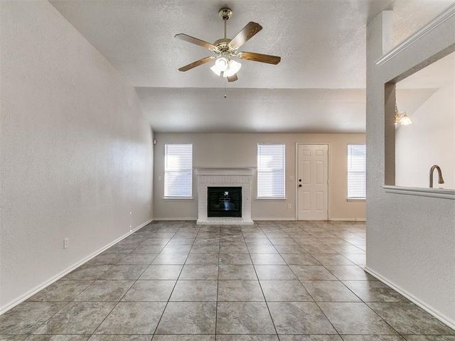 644 NW 20th Street, Moore, OK 73160