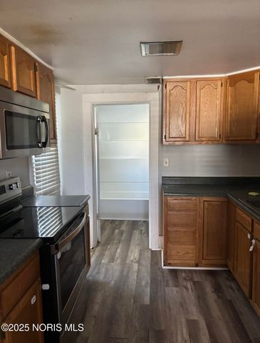 206 Midland Avenue, Findlay, OH 45840