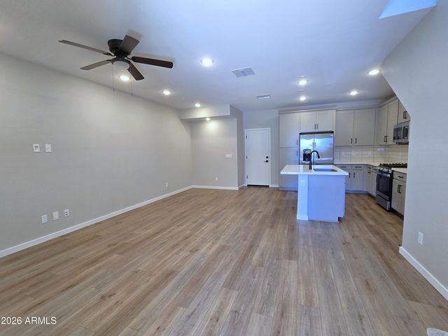 740 E LARK Street 102, Gilbert, AZ 85297