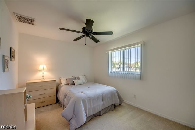 1438 SE 23rd ST, Cape Coral, FL 33990