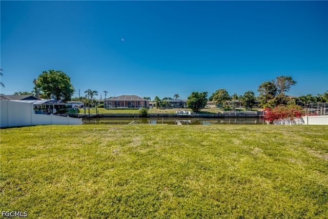 1438 SE 23rd ST, Cape Coral, FL 33990