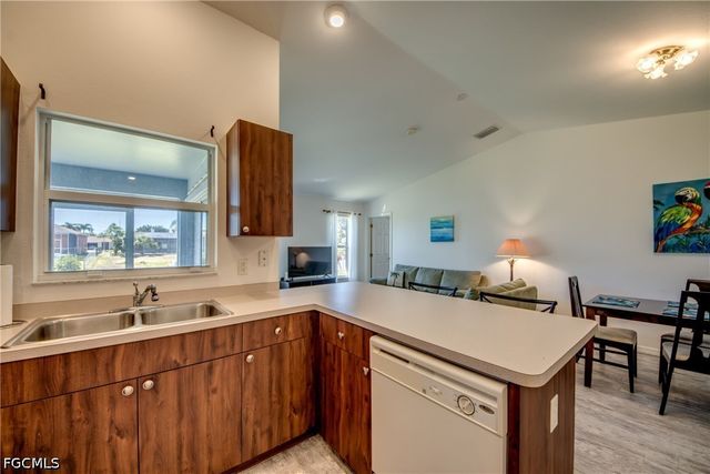 1438 SE 23rd ST, Cape Coral, FL 33990