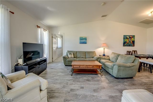 1438 SE 23rd ST, Cape Coral, FL 33990