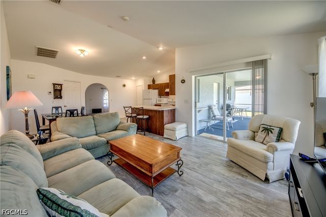 1438 SE 23rd ST, Cape Coral, FL 33990