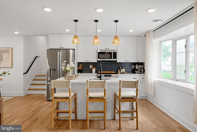4046 CENTER AVE, Lafayette Hill, PA 19444