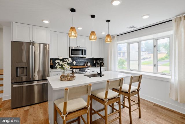 4046 CENTER AVE, Lafayette Hill, PA 19444