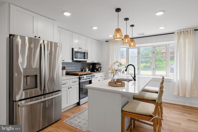 4046 CENTER AVE, Lafayette Hill, PA 19444