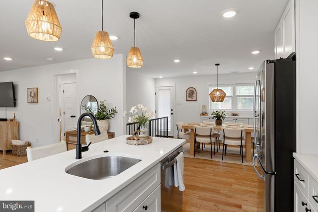 4046 CENTER AVE, Lafayette Hill, PA 19444