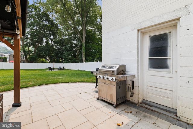 4046 CENTER AVE, Lafayette Hill, PA 19444