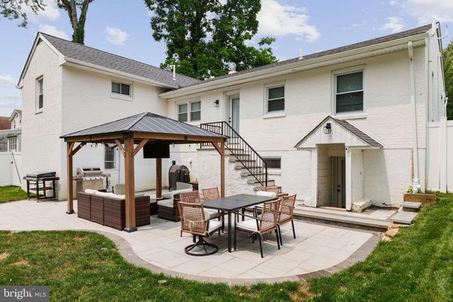 4046 CENTER AVE, Lafayette Hill, PA 19444