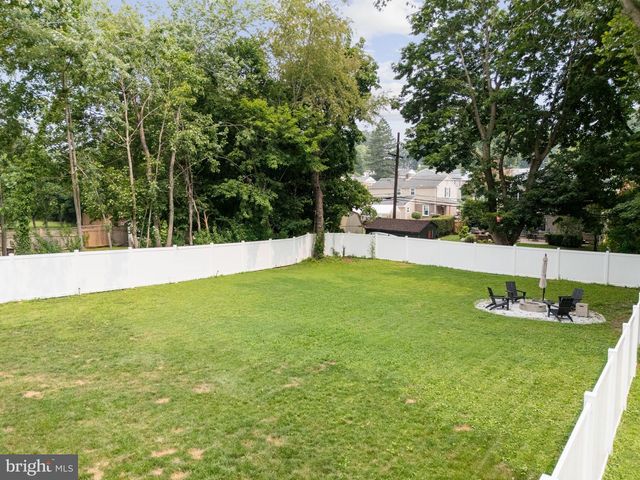 4046 CENTER AVE, Lafayette Hill, PA 19444