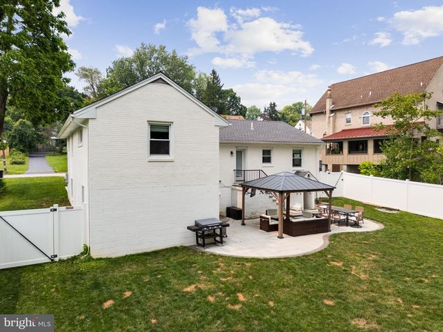 4046 CENTER AVE, Lafayette Hill, PA 19444