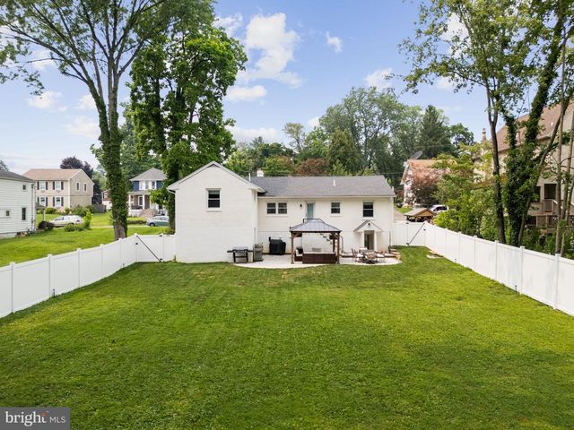 4046 CENTER AVE, Lafayette Hill, PA 19444