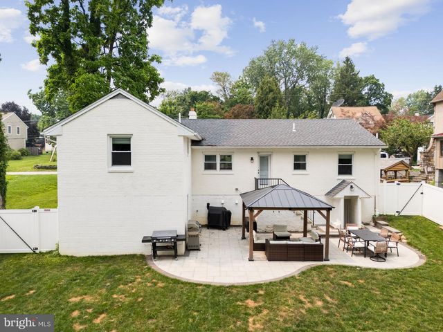 4046 CENTER AVE, Lafayette Hill, PA 19444
